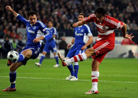 莱奥罚点前铃木彩艳对他说踢右边，最终莱奥踢向右边并且罚进