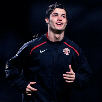 原曼联青年队球员目前正在卖蛋糕，他是小麦、拉什福德前队友