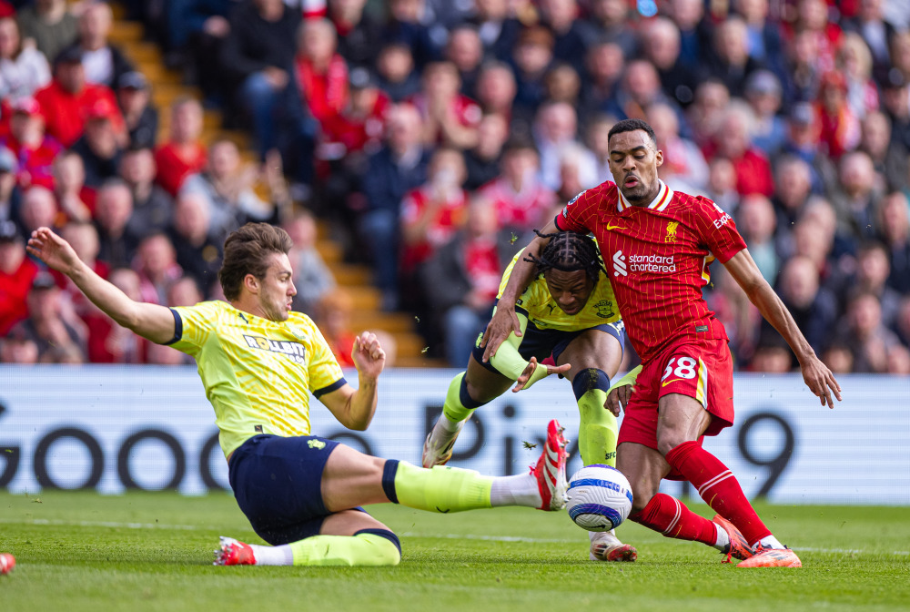 状态火热！穆雷首节6中4得到10分2篮板1助攻