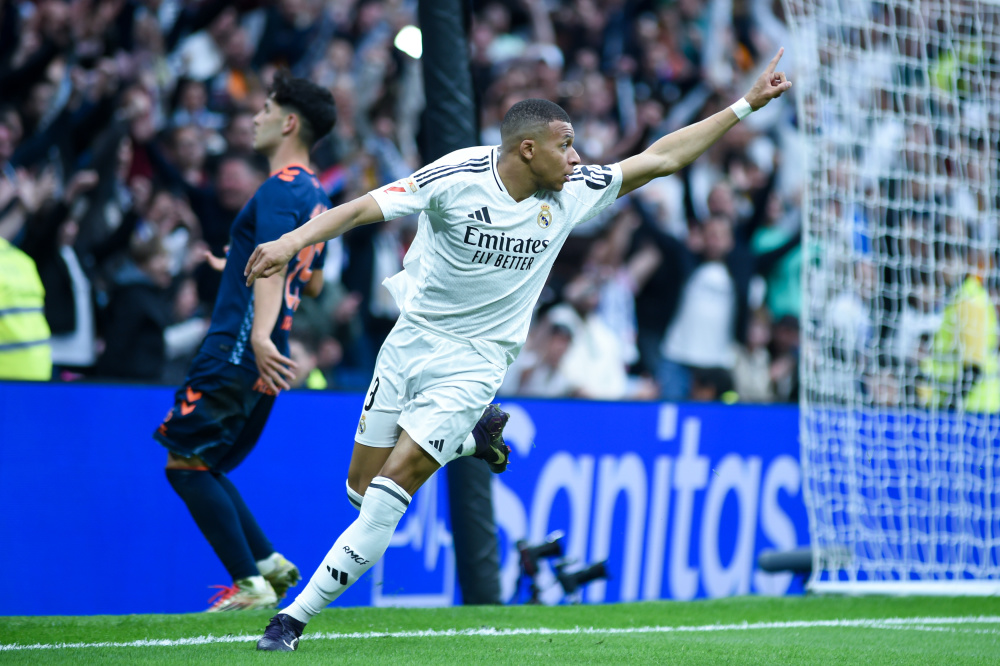 姆巴佩受前队友阿什拉夫要求观看比赛，摩洛哥将主场迎战马里（阿什拉夫邀前队友姆巴佩观战，摩洛哥主场对阵马里）