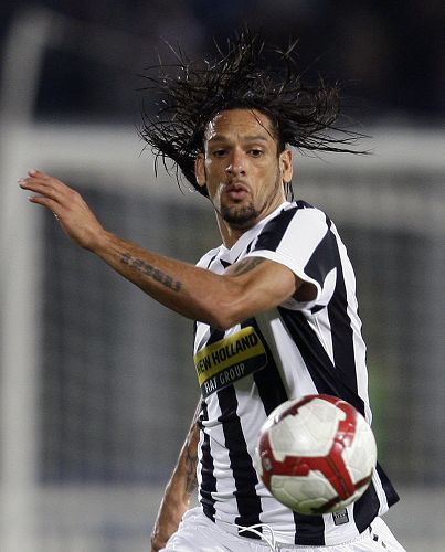 世体：霍安-加西亚因遭受撞击一瘸一拐，但能出战本轮欧冠（世体：霍安-加西亚被撞后跛行，仍将出战本轮欧冠）