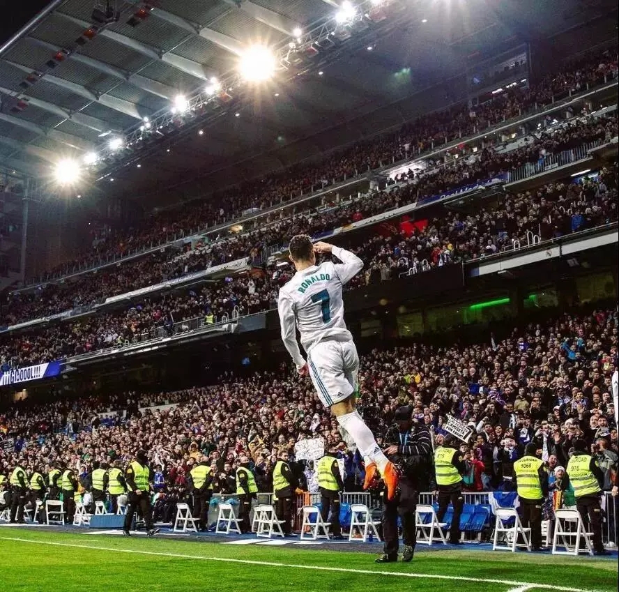 巴莱巴：父亲盼我像小罗那样踢10号位；在喀麦隆踢球更自由（巴莱巴：父亲希望我像小罗一样司职10号；在喀麦隆踢球更自由）