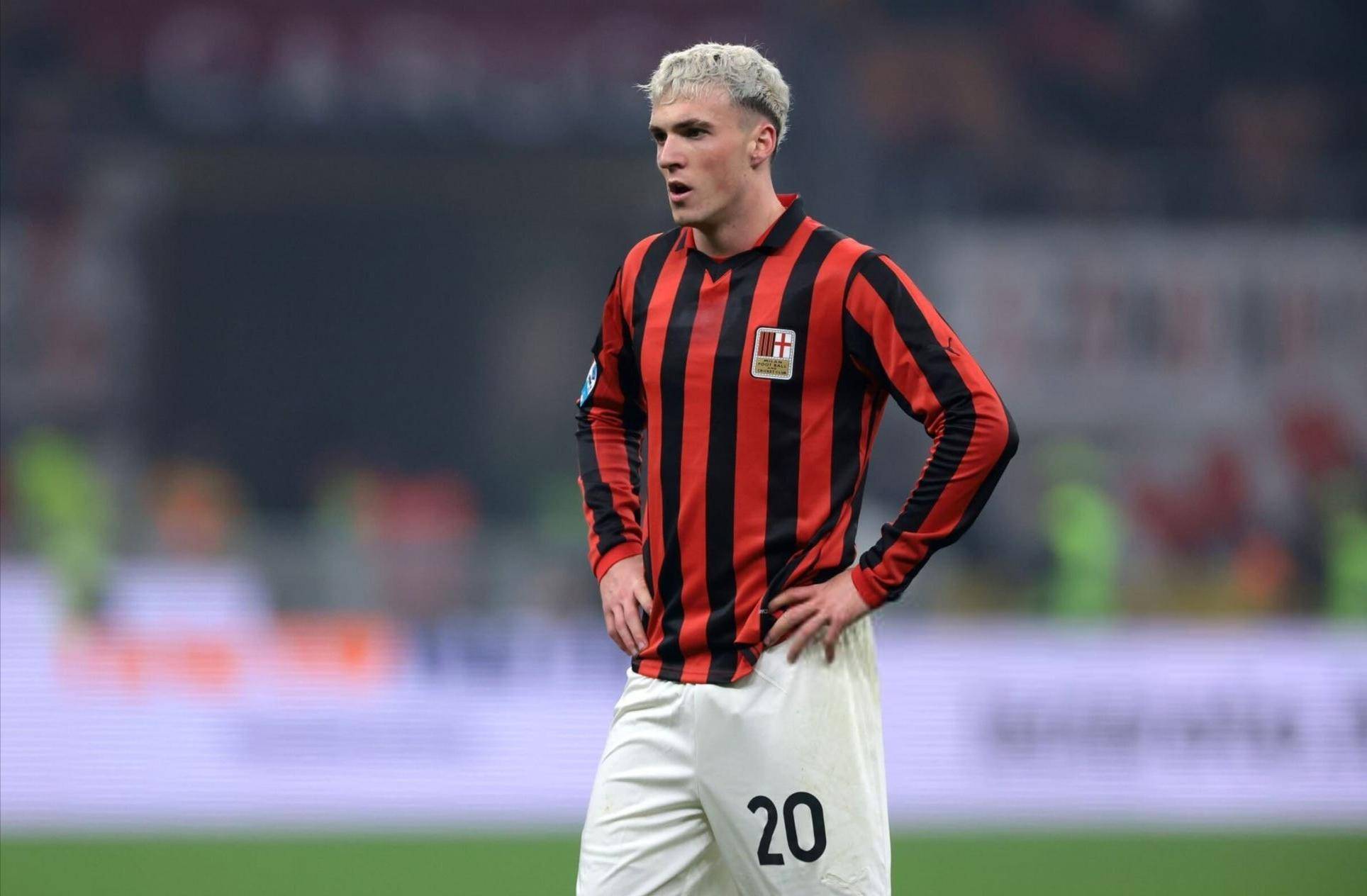 欧协联半场：威德默打破僵局，美因茨1-0萨姆松珀（欧协联半场战报：威德默先拔头筹，美因茨暂1-0领先萨姆松珀）