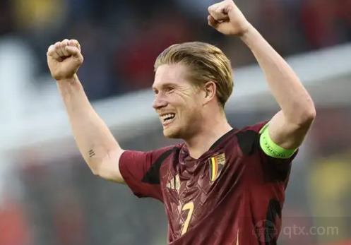 C罗为合作的AI网站宣传，视频中梅罗之争再次成为话题