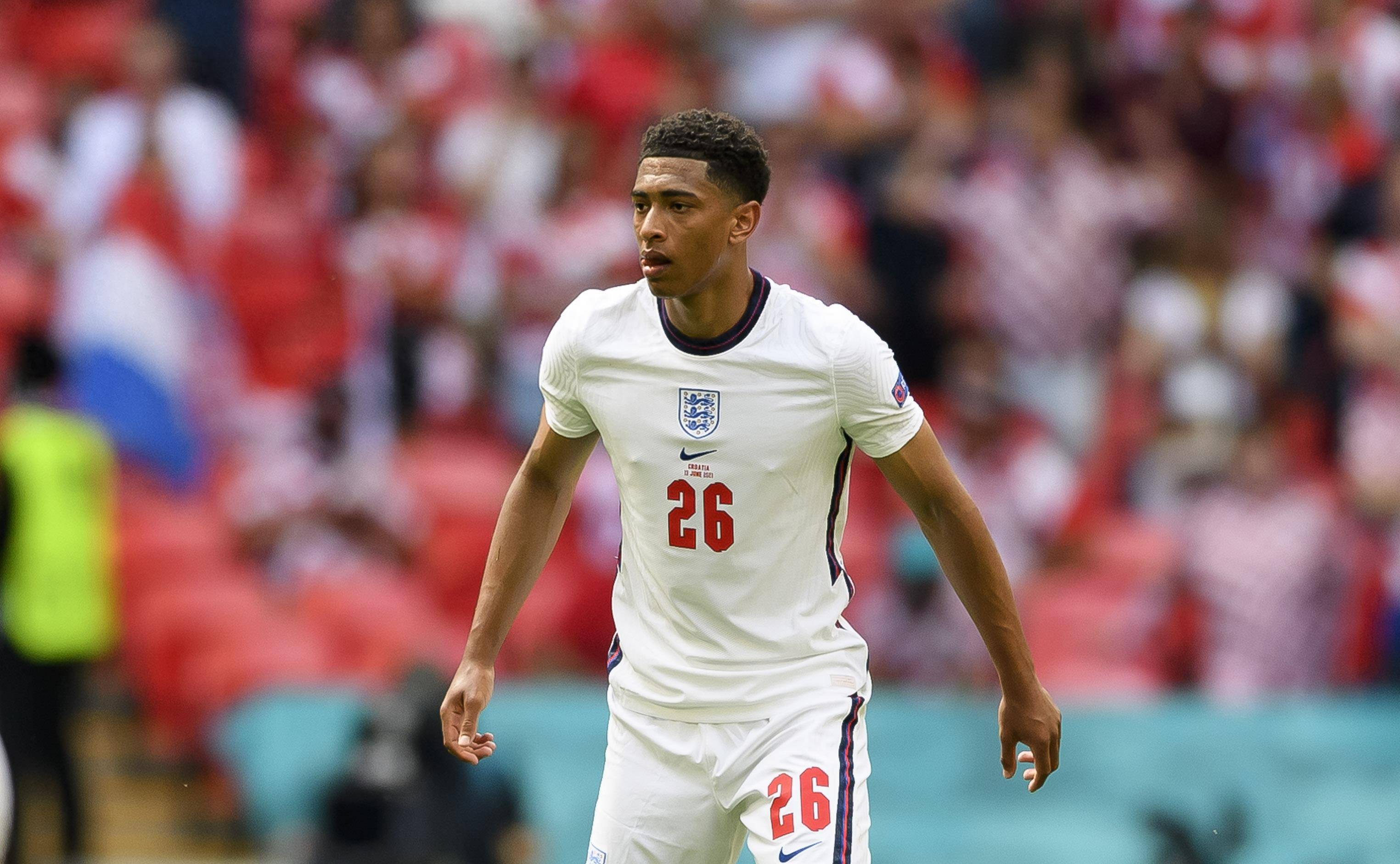 40岁前曼城队长费尔南迪尼奥退役，效力曼城9年5夺英超冠军（40岁的前曼城队长费尔南迪尼奥宣布退役，九年曼城生涯斩获5座英超冠军）